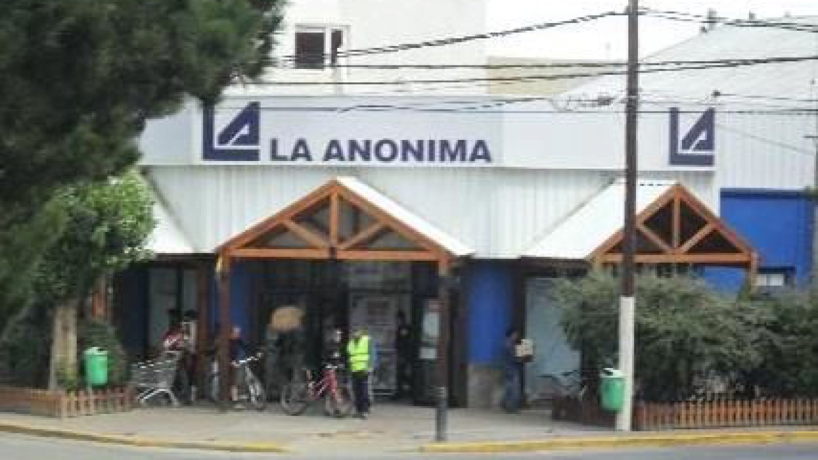 Dos jóvenes de Río Gallegos detenidos en El Calafate por robar en el supermercado